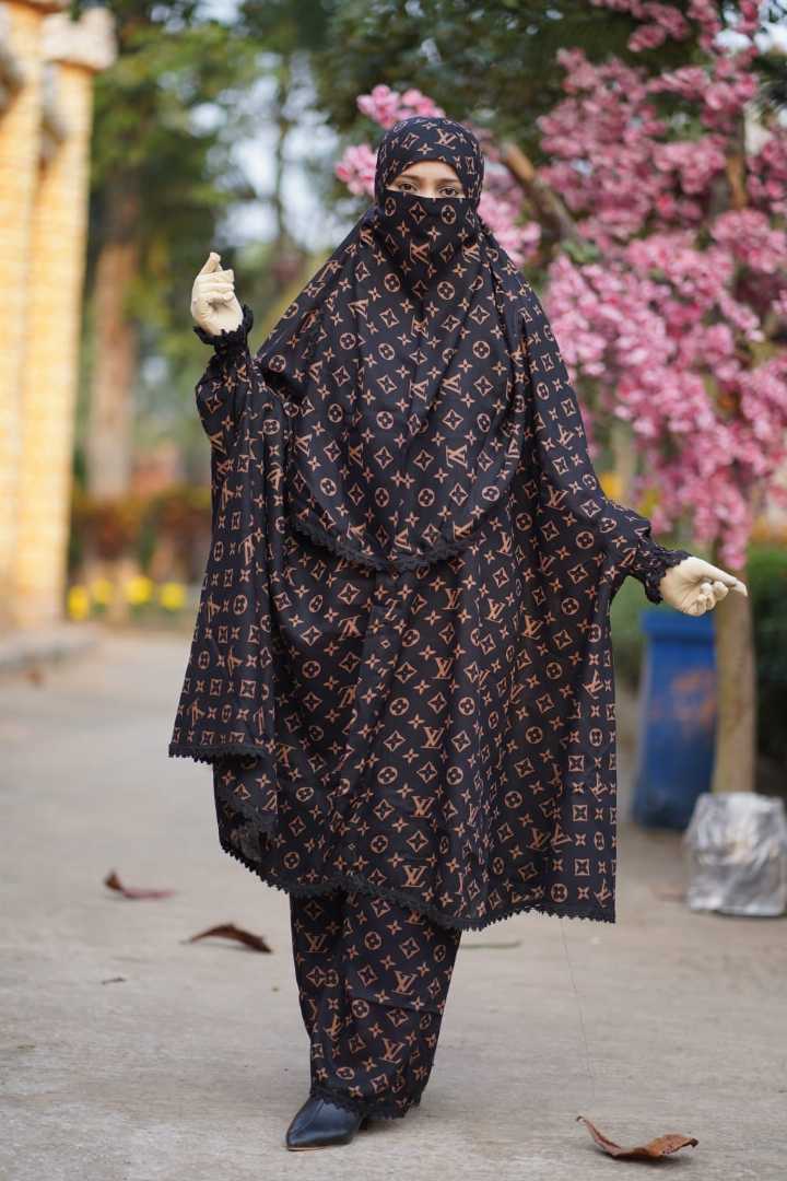 খিমার,প্লাজু,সেট