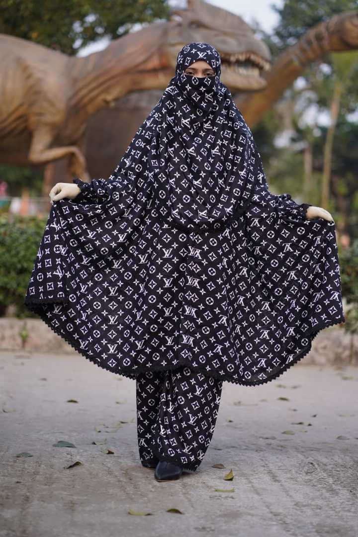 খিমার,প্লাজু,সেট