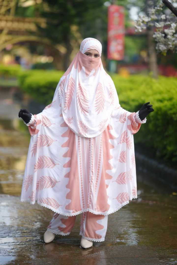 খিমার,প্লাজু,সেট