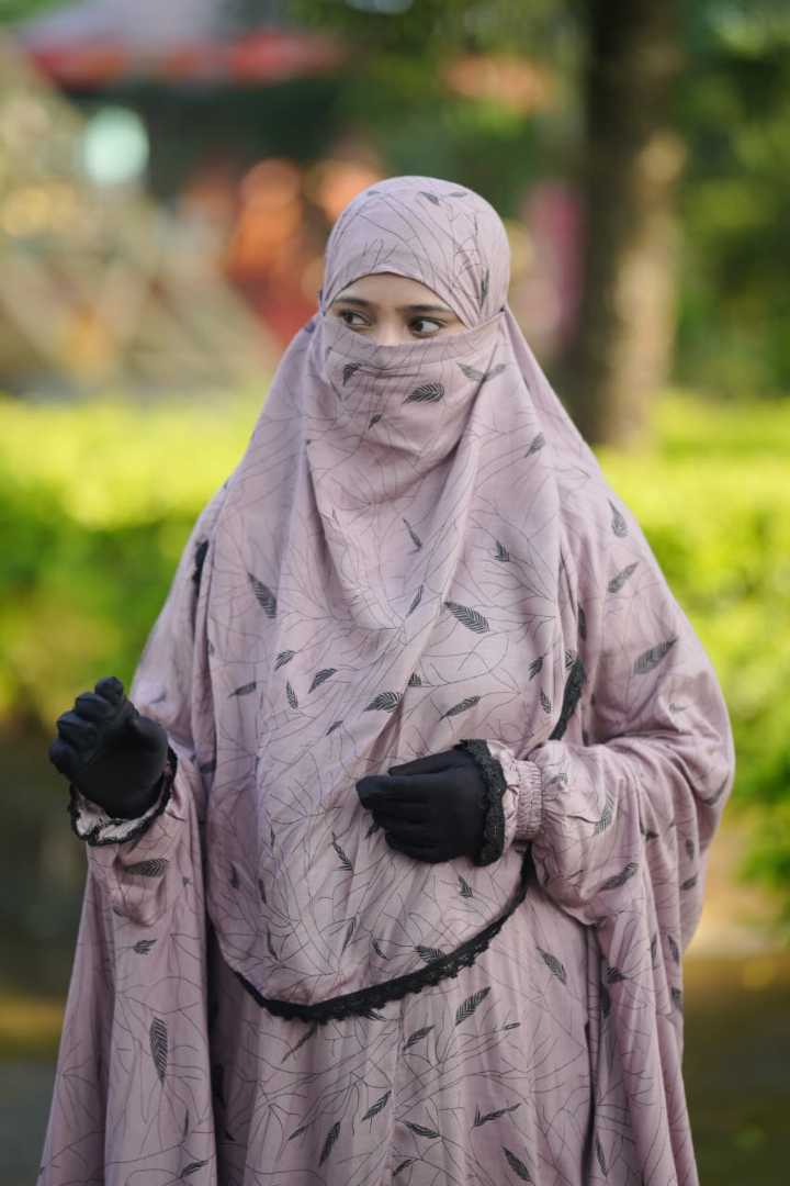 খিমার,প্লাজু,সেট